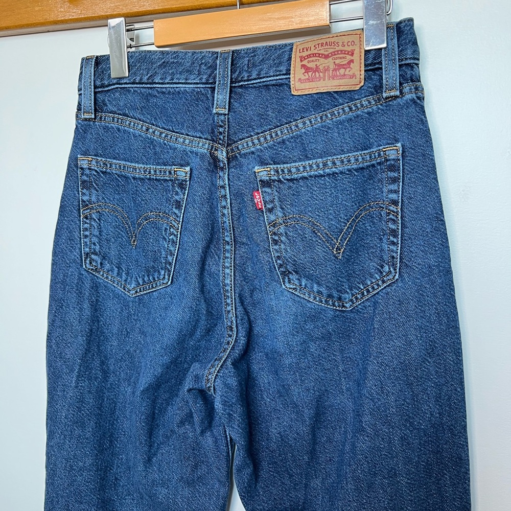 Levi's High Waisted Mom Jeans 27x29